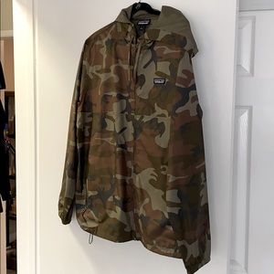 PATAGONIA *CAMO* Lightweight Windbreaker